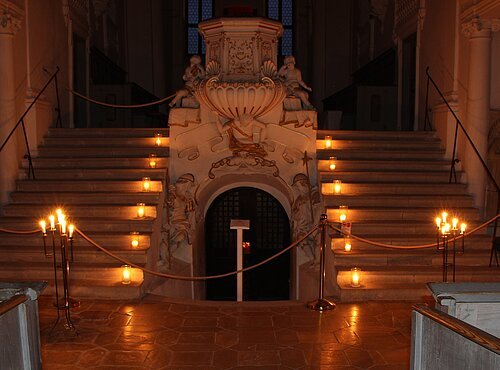 Kirche bei Nacht